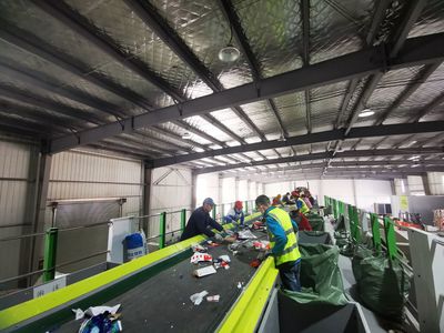 投遞全程不超30秒！青島垃圾分類邁向“智能時代”再生資源回收